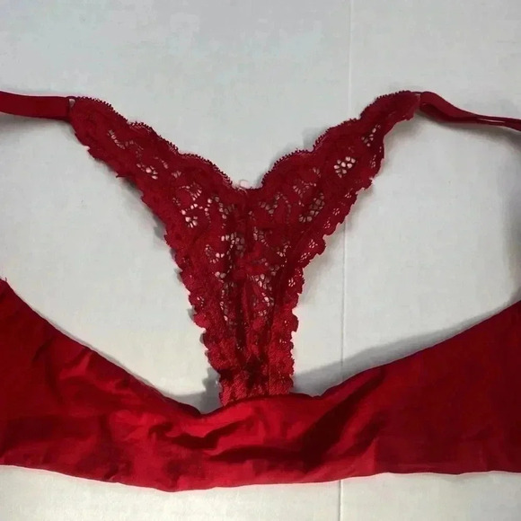 Victoria Secrets BODY BY VICTORIA Lightly-Lined Demi Bra - Picture 5 of 6